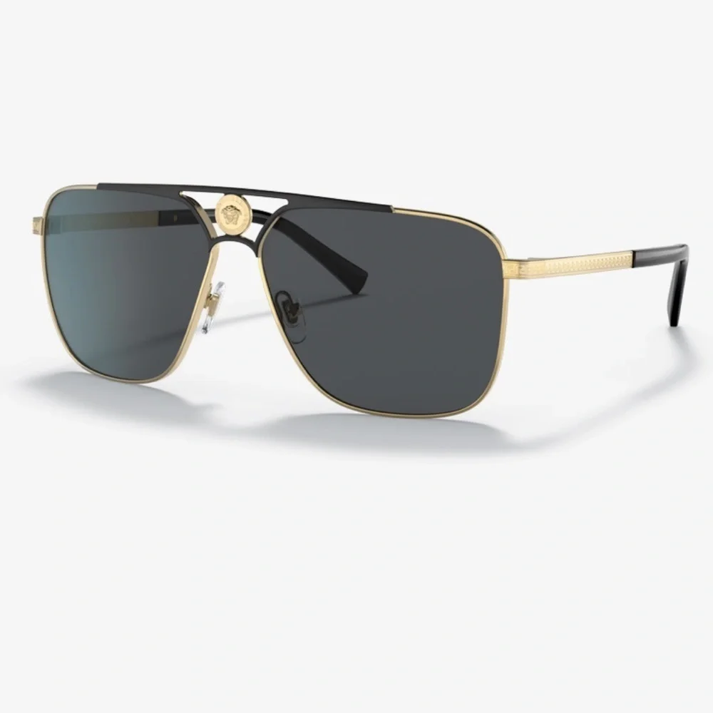 🔥VERSACE AUTH SUNGLASSES WITH ATTACHMENTS TO HANG OFF NECK FULL INCLUSION